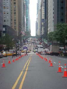 Die East 42nd Street mit Blickrichtung Times Square bzw. Westen...